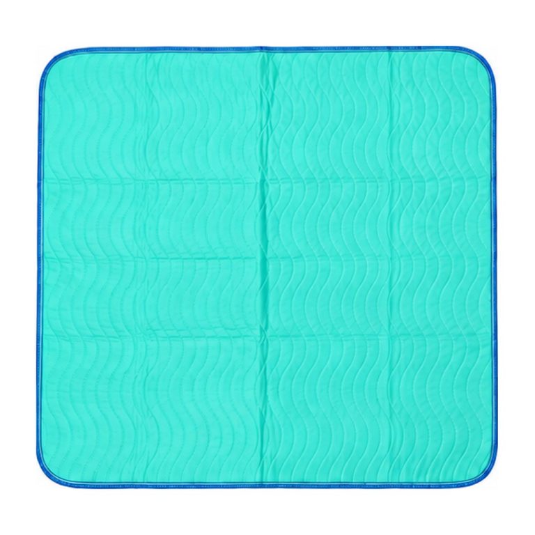 Washable incontinence pad, mint green, 34 x 36 in