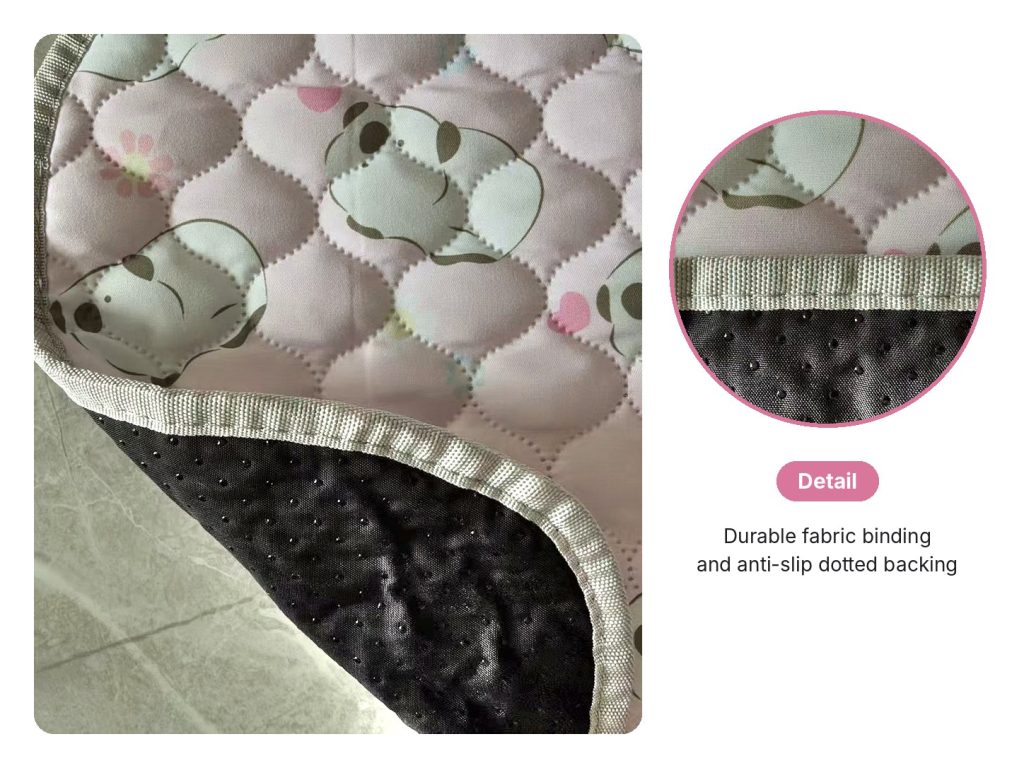 Small Animal Cage Mat, Heart Print edge and backing detail